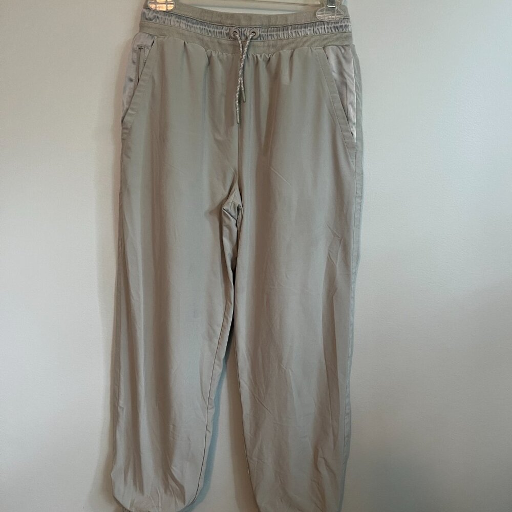 Athleta Girl Chase the Chill Jogger - XL Coast Grey